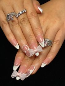 2026 Gothic charm press-on nails, Valentine's Day short almond-shaped press-on false nail set. Handmade false nail pieces (size: L)
